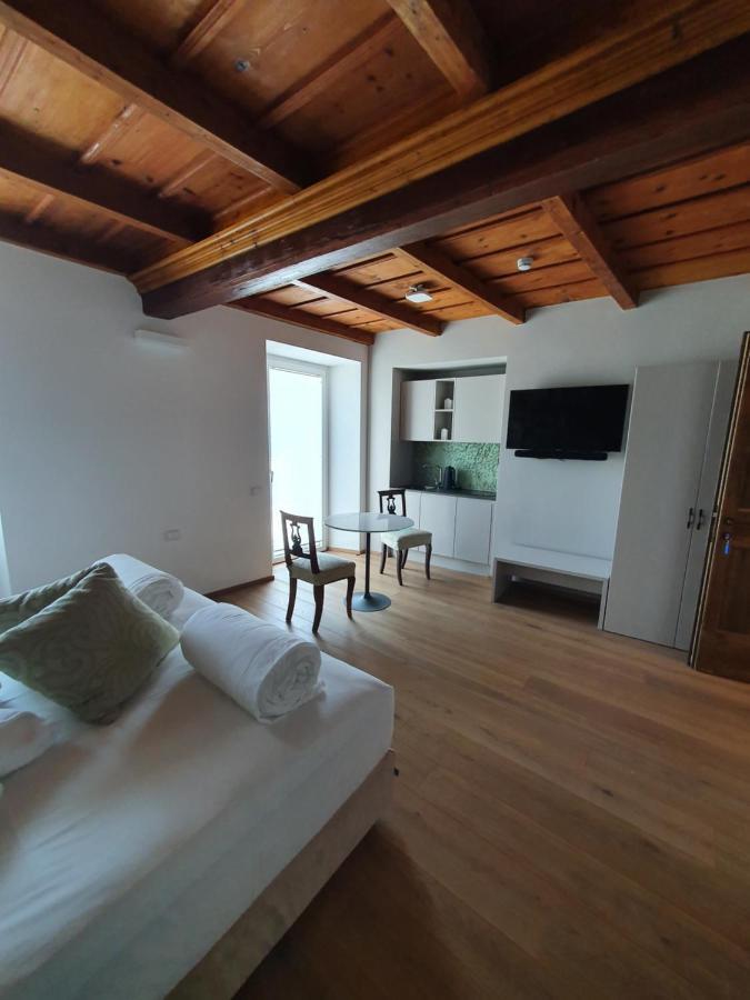 Casa Castagna 1620 Bed & Breakfast Мергоцо Екстериор снимка