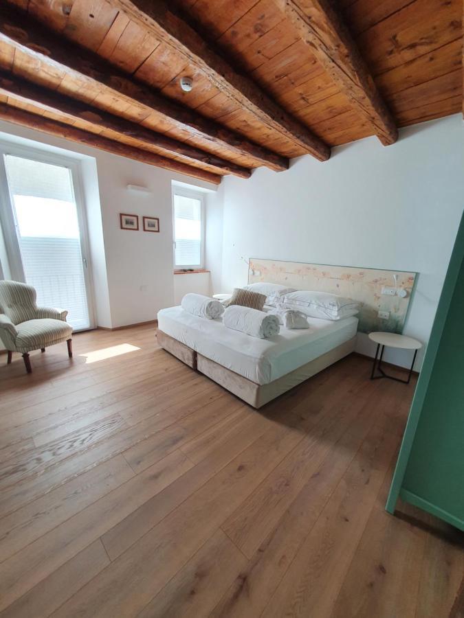 Casa Castagna 1620 Bed & Breakfast Мергоцо Екстериор снимка