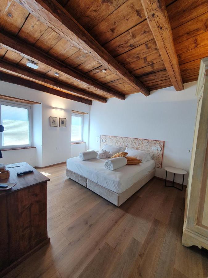 Casa Castagna 1620 Bed & Breakfast Мергоцо Екстериор снимка